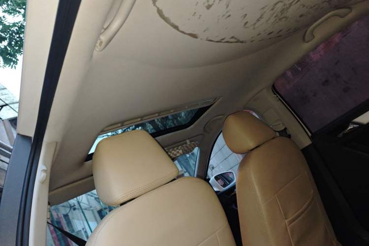Used Volkswagen Jetta 2013 1.6L Manual Comfort Model Headliner
