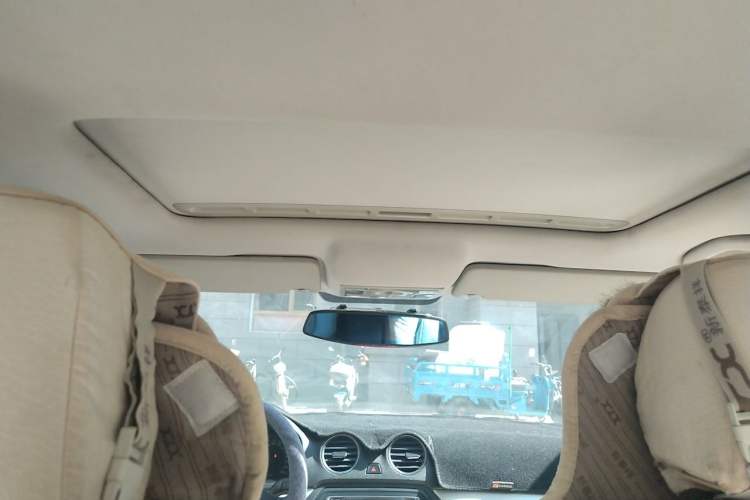 Used Volkswagen Jetta 2013 1.6L Manual Comfort Model Headliner