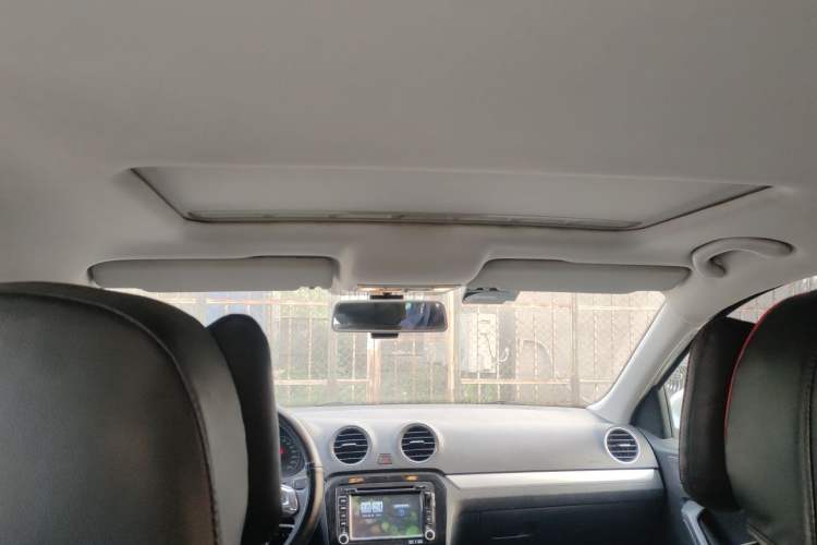 Used Volkswagen Jetta 2013 1.6L Manual Comfort Model Headliner