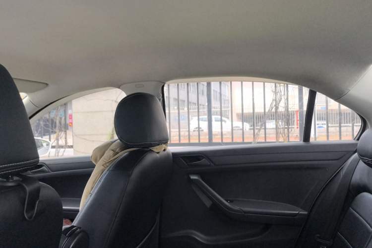 Used Volkswagen Jetta 2013 1.6L Manual Fashion Edition Headliner