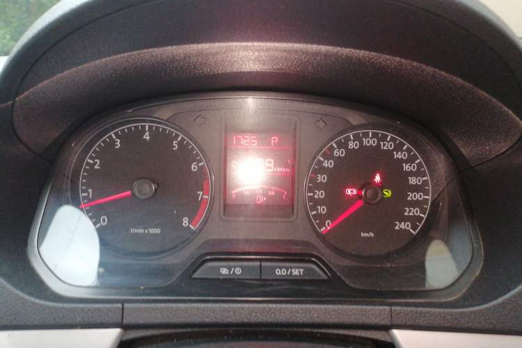 Used Volkswagen Jetta 2013 1.6L Automatic Comfort Model Instrument Cluster