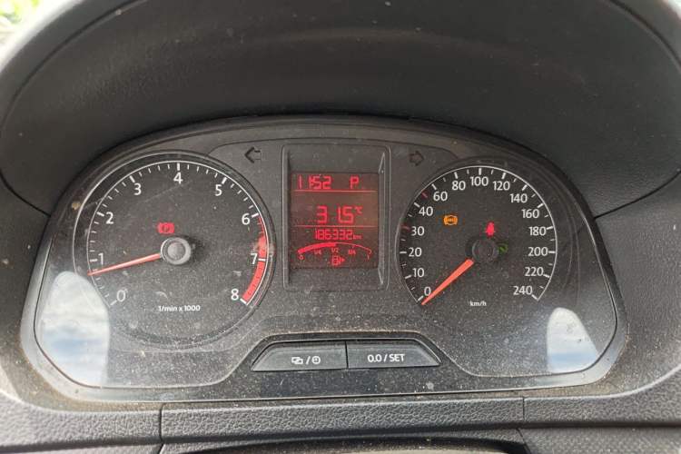 Used Volkswagen Jetta 2013 1.6L Automatic Fashion Model Instrument Cluster