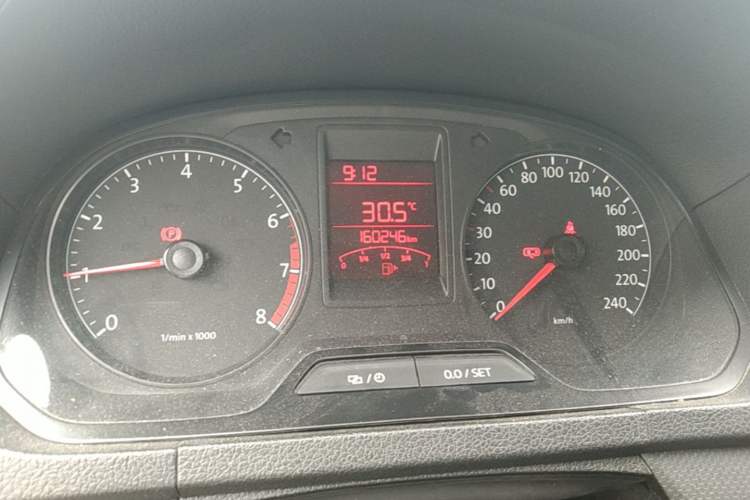 Used Volkswagen Jetta 2013 1.6L Manual Fashion Edition Instrument Cluster