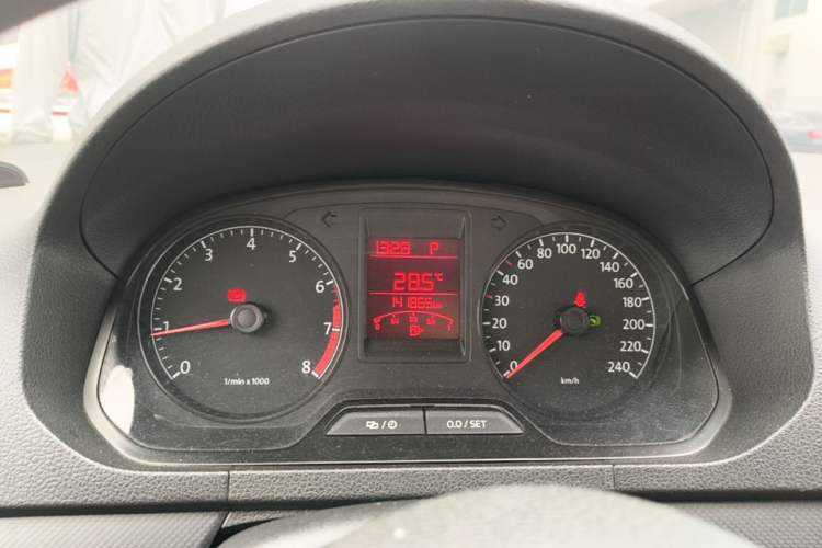 Used Volkswagen Jetta 2013 1.6L Automatic Fashion Model Instrument Cluster