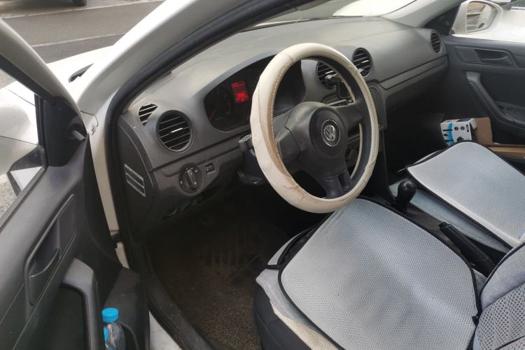 Used Volkswagen Jetta 2013 1.6L Manual Fashion Edition Interior 3