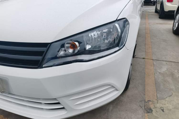 Used Volkswagen Jetta 2013 1.6L Automatic Fashion Model Left Front Headlight