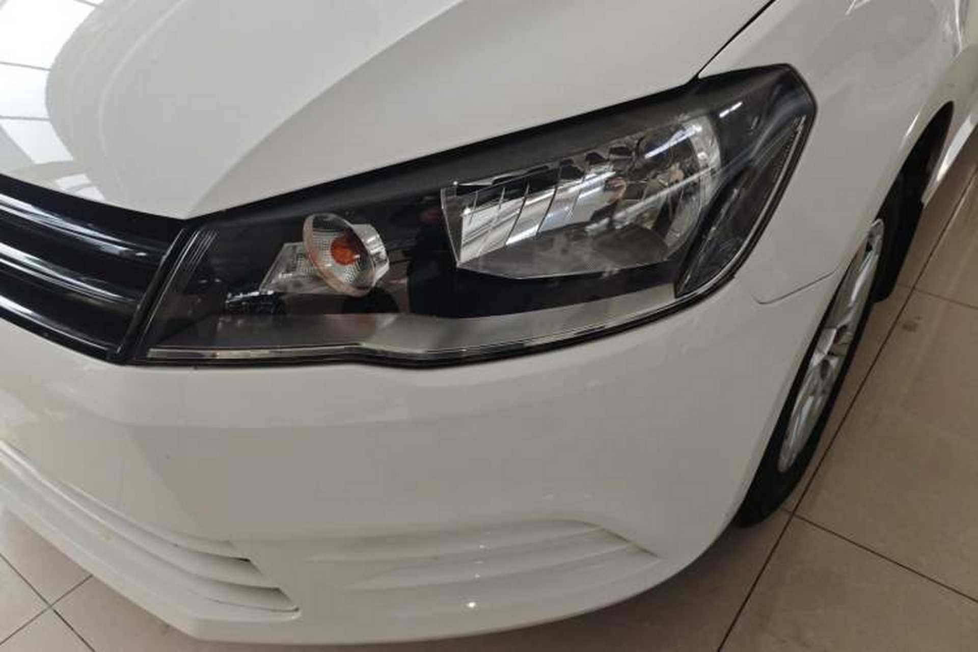 Used Volkswagen Jetta 2013 1.6L Automatic Fashion Model Left Front Headlight