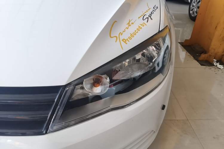 Used Volkswagen Jetta 2013 1.6L Manual Fashion Edition Left Front Headlight