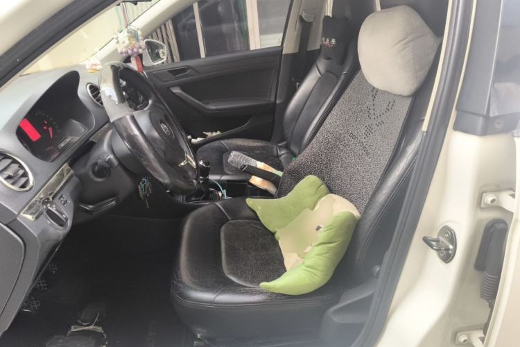 Used Volkswagen Jetta 2013 1.6L Manual Fashion Edition Left Front Seat