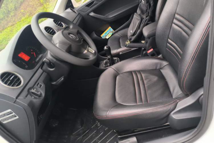 Used Volkswagen Jetta 2013 1.6L Manual Fashion Edition Left Front Seat