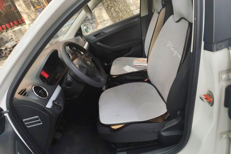 Used Volkswagen Jetta 2013 1.6L Manual Fashion Edition Left Front Seat