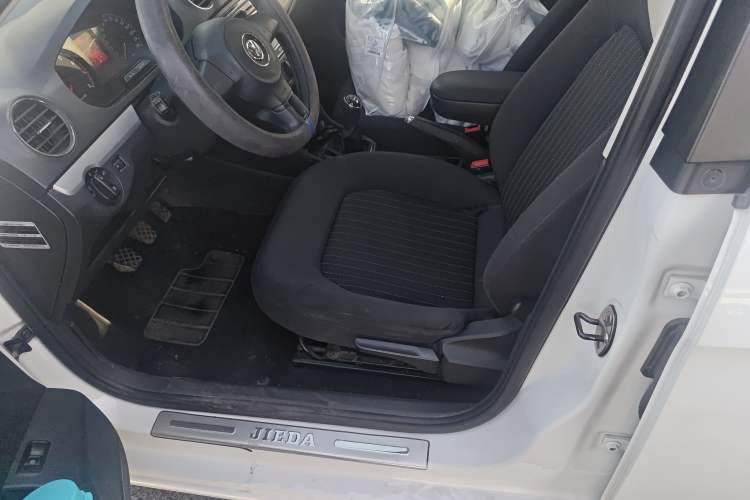 Used Volkswagen Jetta 2013 1.6L Manual Comfort Model Left Front Seat