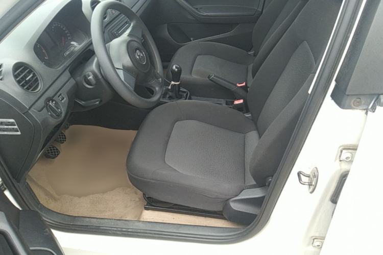 Used Volkswagen Jetta 2013 1.6L Manual Fashion Edition Left Front Seat