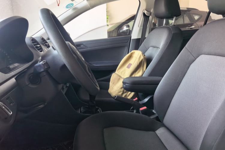 Used Volkswagen Jetta  Left Front Seat