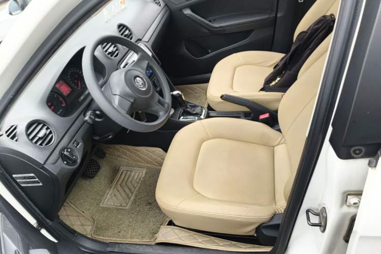 Used Volkswagen Jetta 2013 1.6L Automatic Fashion Model Left Front Seat