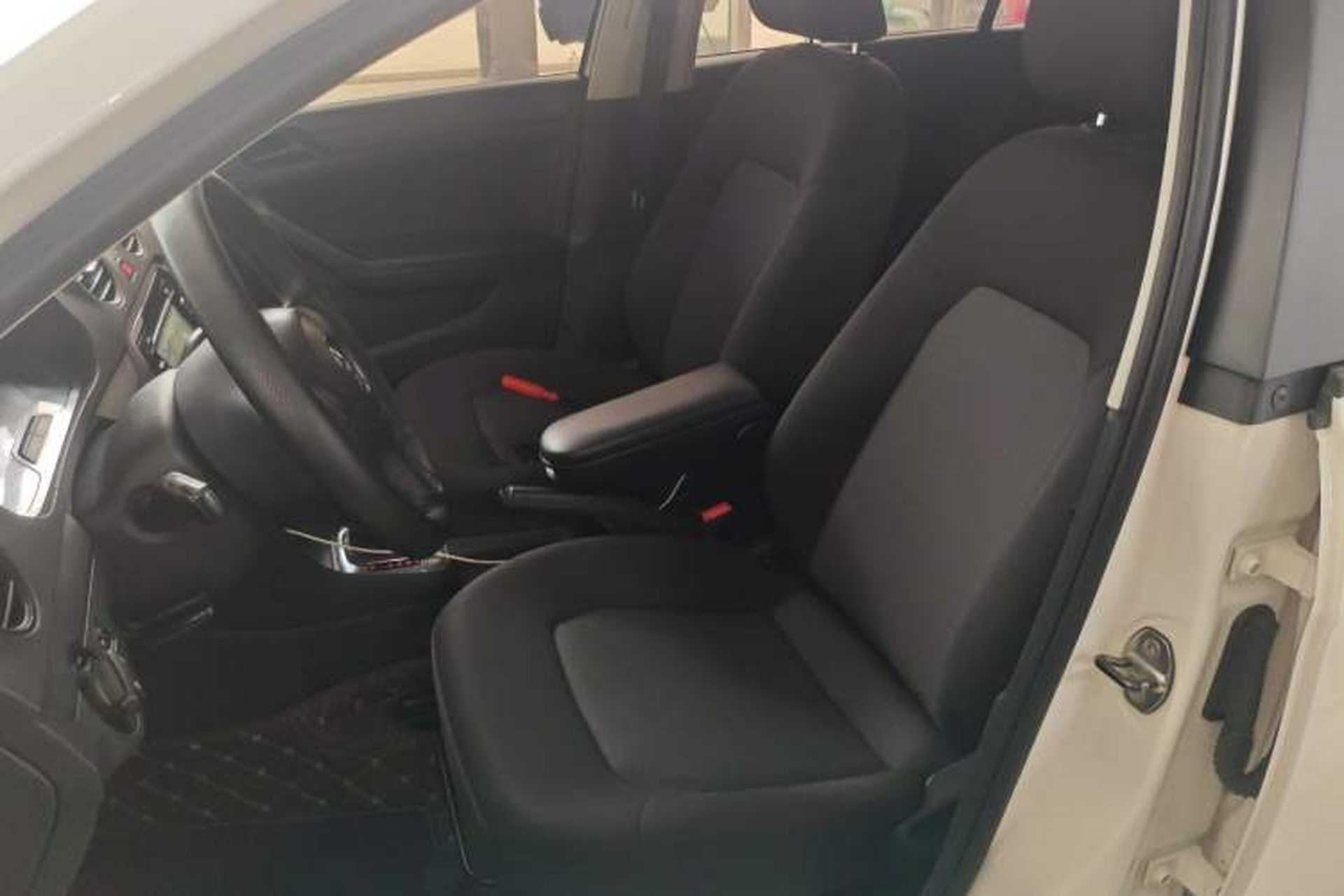 Used Volkswagen Jetta 2013 1.6L Automatic Fashion Model Left Front Seat