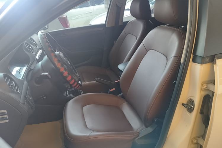 Used Volkswagen Jetta 2013 1.6L Manual Fashion Edition Left Front Seat