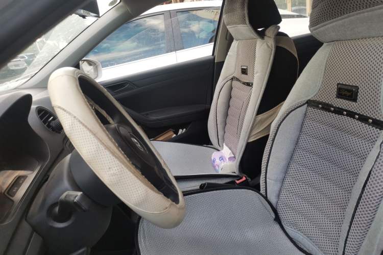 Used Volkswagen Jetta 2013 1.6L Manual Fashion Edition Left Front Seat