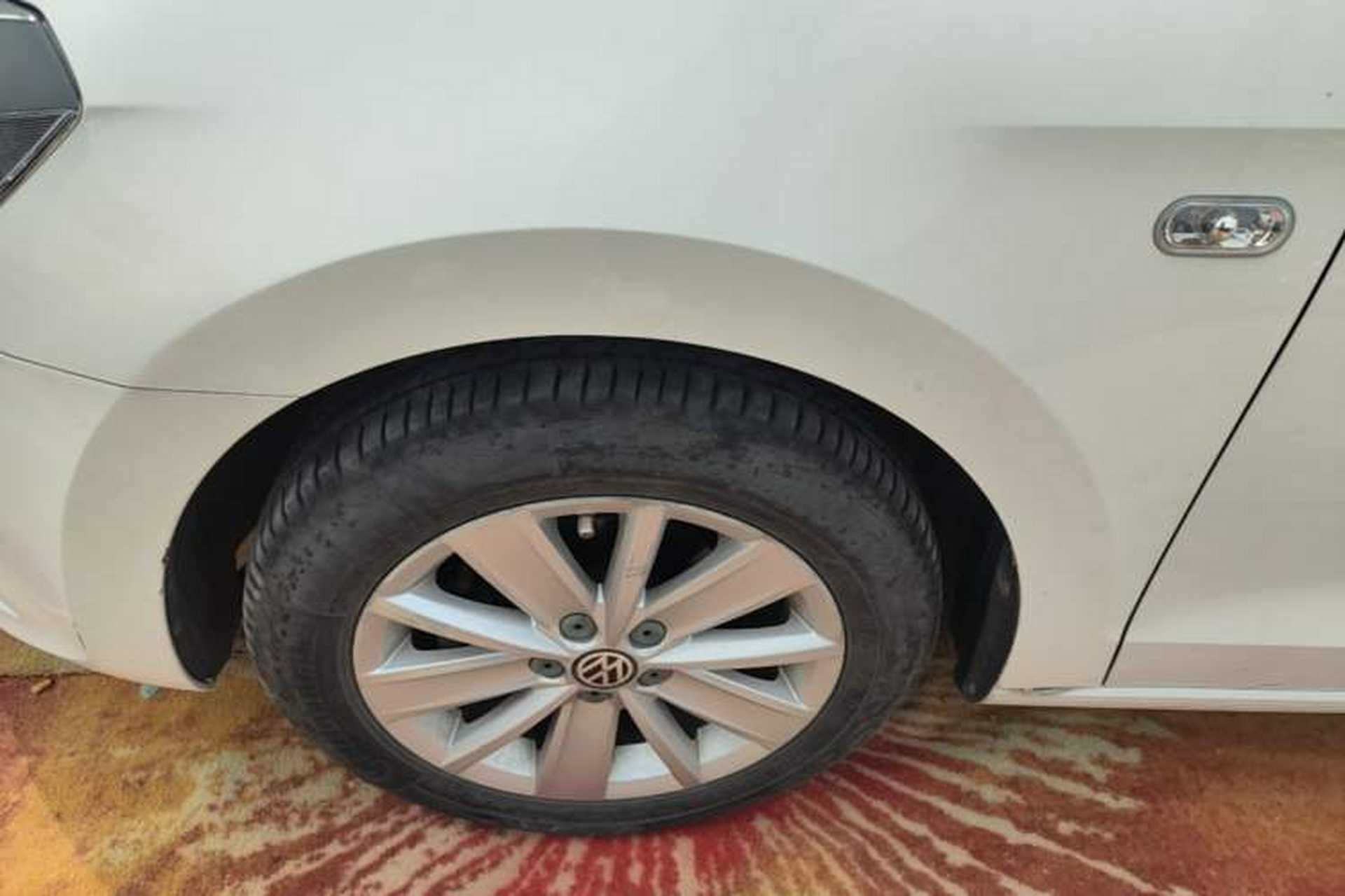 Used Volkswagen Jetta 2013 1.6L Manual Comfort Model Left Front Wheel Hub