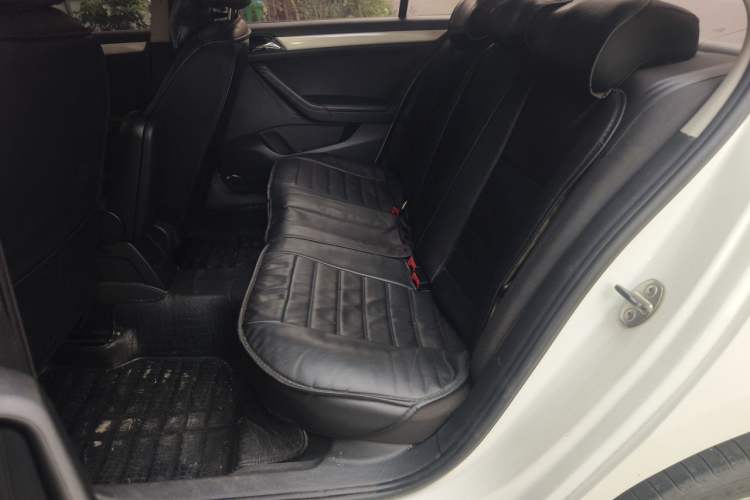 Used Volkswagen Jetta 2013 1.6L Manual Comfort Model Left Rear Seat