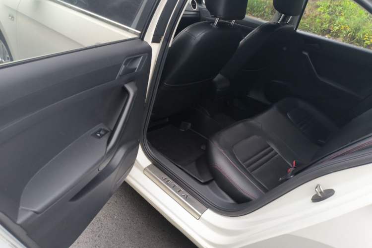 Used Volkswagen Jetta 2013 1.6L Manual Fashion Edition Left Rear Seat