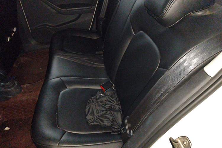 Used Volkswagen Jetta 2013 1.6L Manual Fashion Edition Left Rear Seat