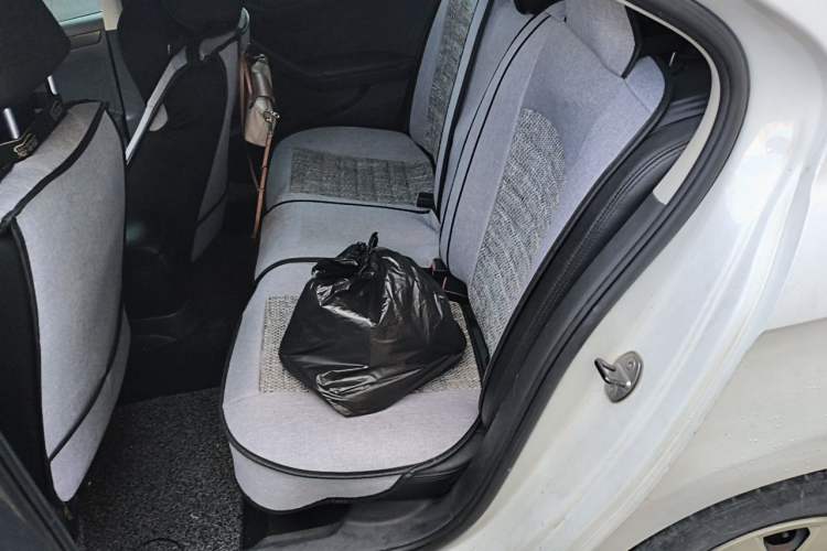 Used Volkswagen Jetta 2013 1.6L Automatic Fashion Model Left Rear Seat