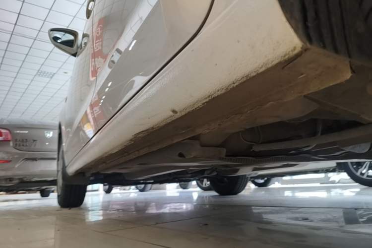 Used Volkswagen Jetta 2013 1.6L Manual Fashion Edition Left Side Sill