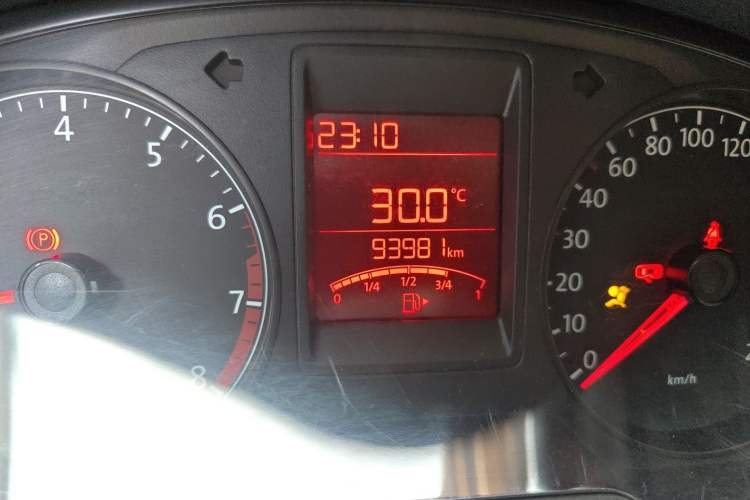 Used Volkswagen Jetta 2013 1.4L Manual Fashion Model Odometer Close Up