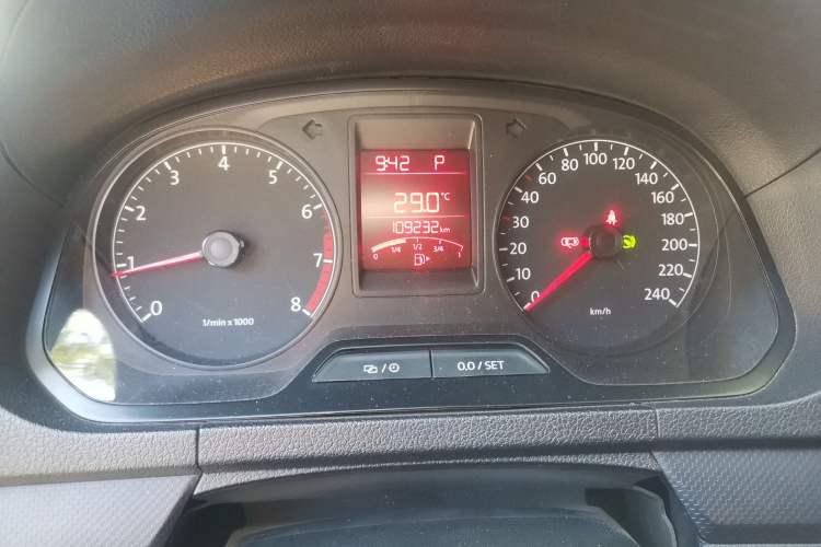 Used Volkswagen Jetta 2013 1.6L Automatic Fashion Model Odometer Close Up