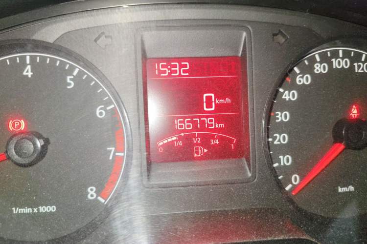 Used Volkswagen Jetta 2013 1.6L Manual Comfort Model Odometer Close Up