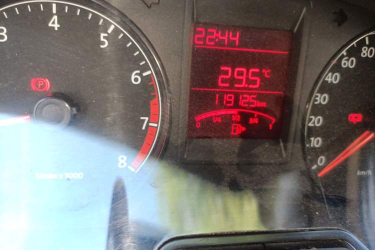 Used Volkswagen Jetta 2013 1.6L Manual Fashion Edition Odometer Close Up