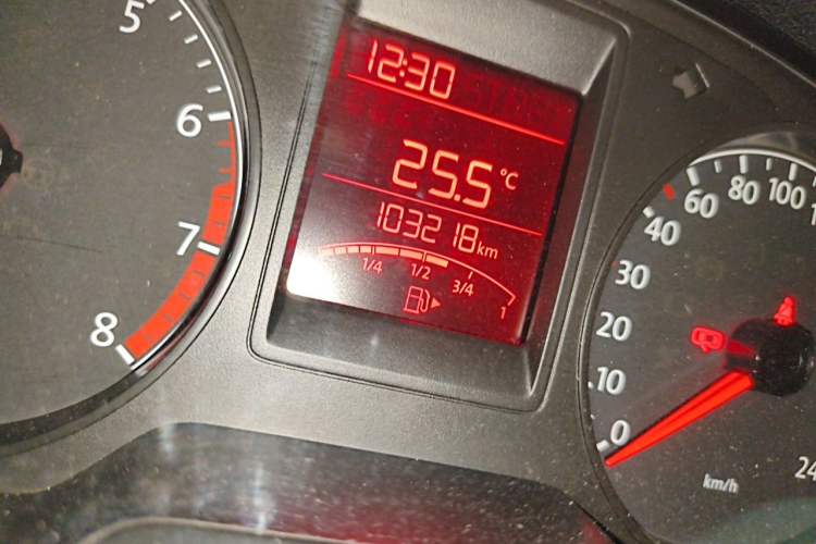 Used Volkswagen Jetta 2013 1.6L Manual Fashion Edition Odometer Close Up