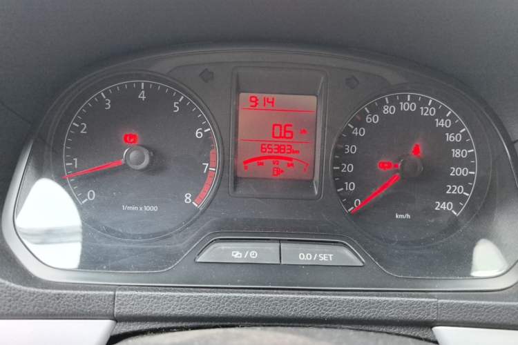 Used Volkswagen Jetta 2013 1.6L Manual Comfort Model Odometer Close Up