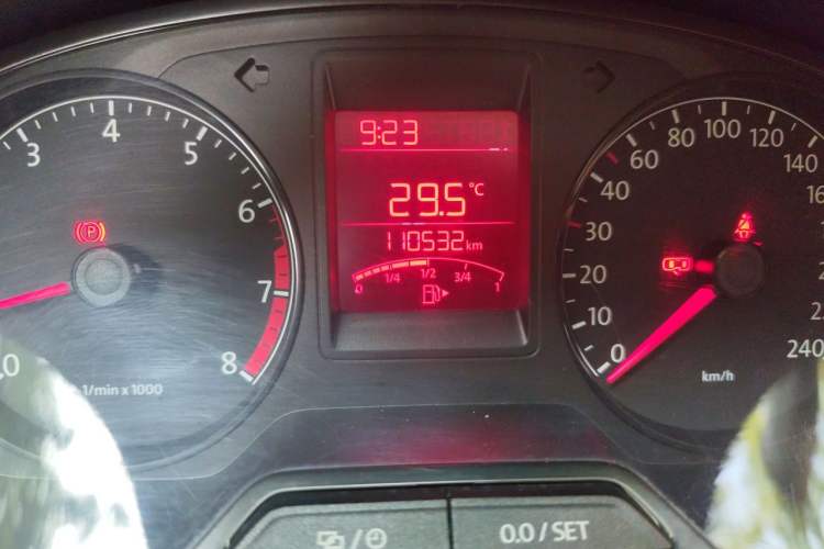 Used Volkswagen Jetta 2013 1.6L Manual Fashion Edition Odometer Close Up