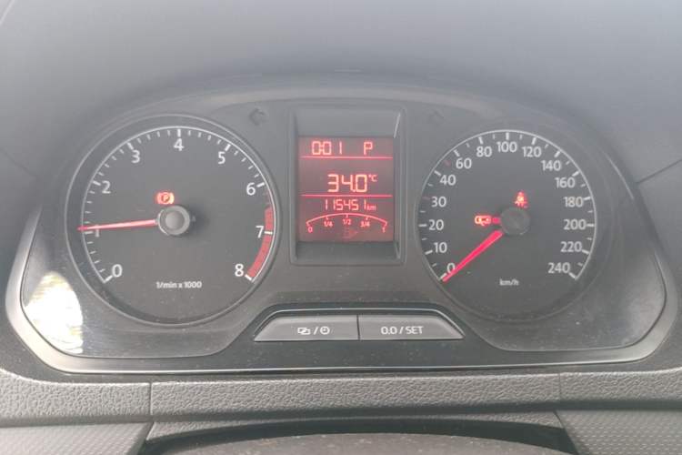 Used Volkswagen Jetta 2013 1.6L Automatic Fashion Model Odometer Close Up
