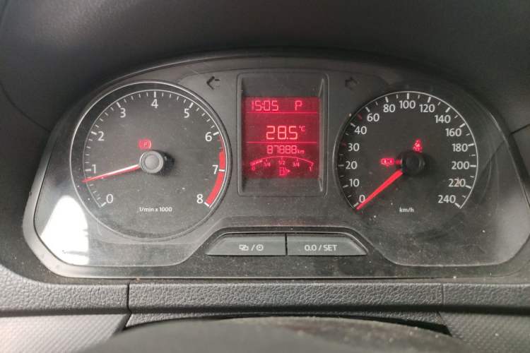Used Volkswagen Jetta 2013 1.6L Automatic Fashion Model Odometer Close Up