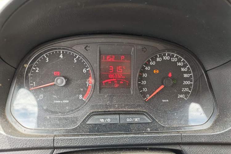 Used Volkswagen Jetta 2013 1.6L Automatic Fashion Model Odometer Close Up