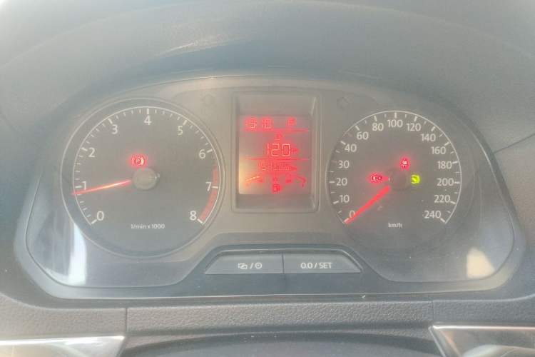 Used Volkswagen Jetta 2013 1.6L Automatic Comfort Model Odometer Close Up