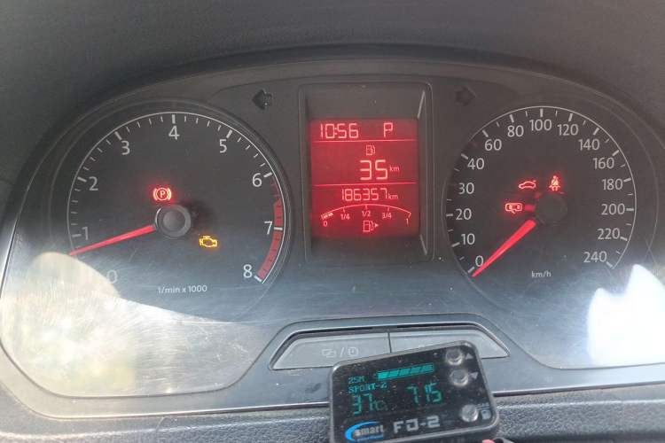 Used Volkswagen Jetta 2013 1.6L Automatic Comfort Model Odometer Close Up