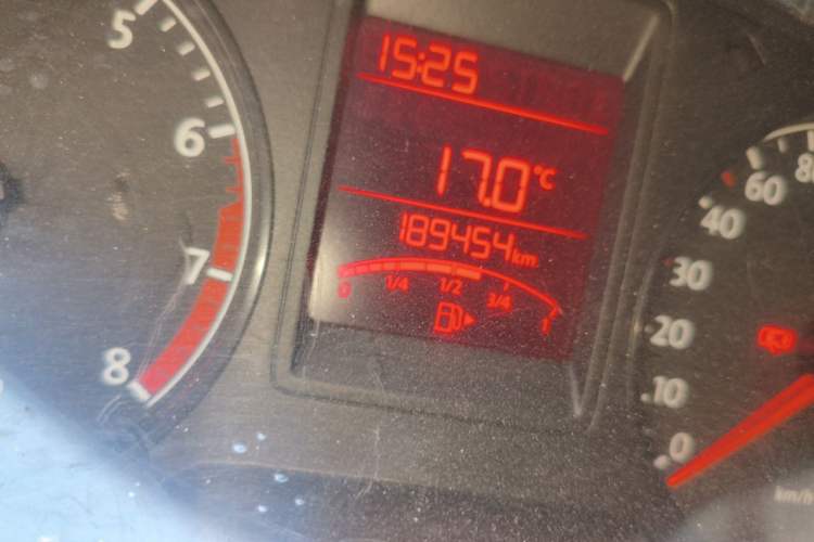 Used Volkswagen Jetta 2013 1.6L Manual Fashion Edition Odometer Close Up
