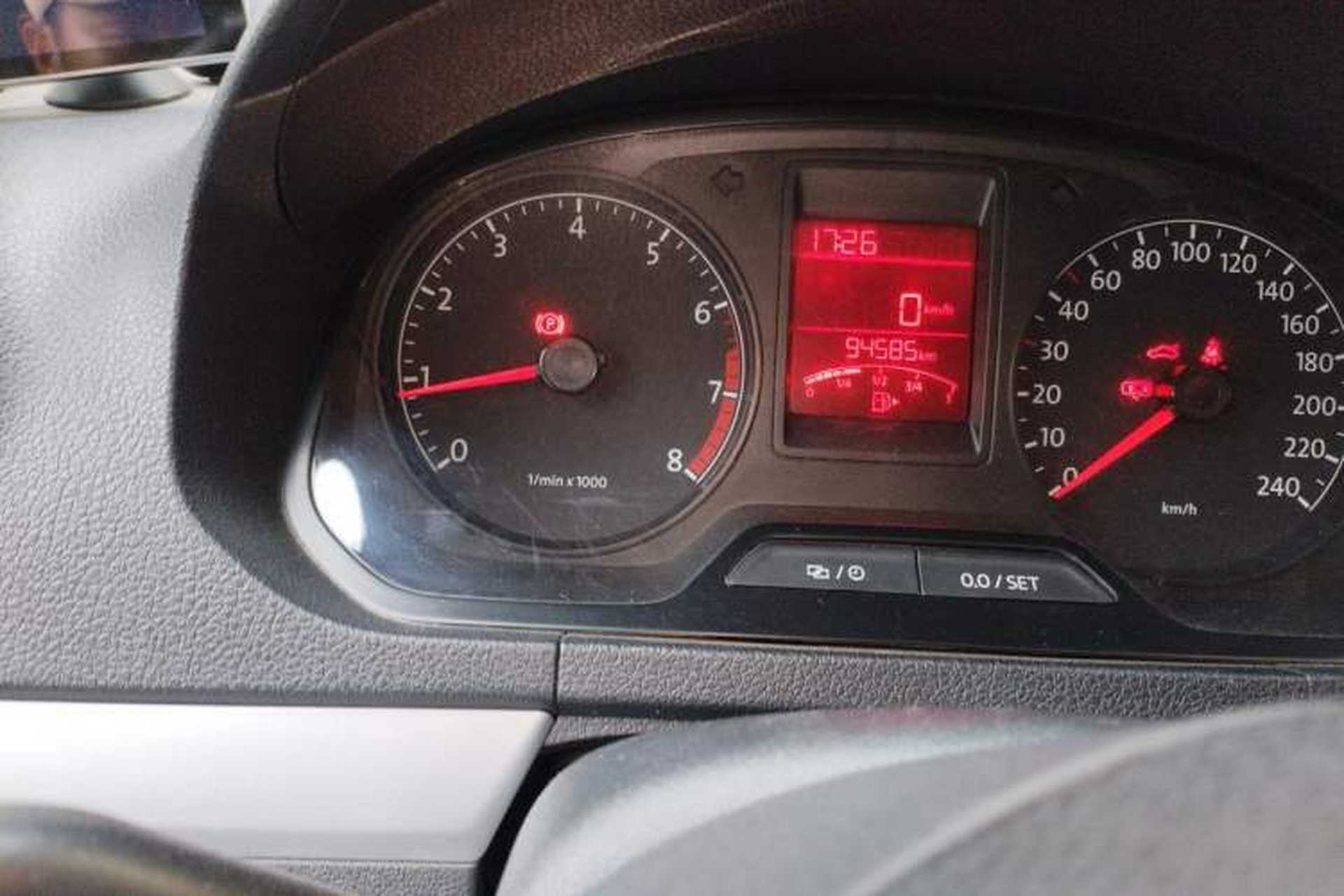 Used Volkswagen Jetta 2013 1.6L Manual Comfort Model Odometer Close Up