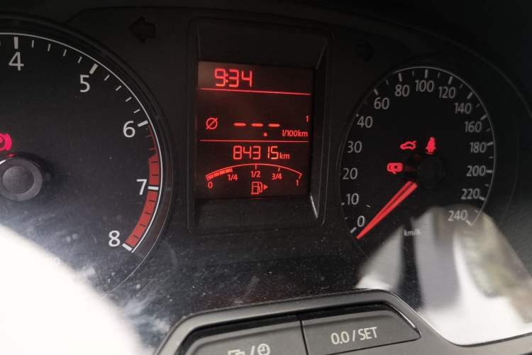Used Volkswagen Jetta 2013 1.6L Manual Comfort Model Odometer Close Up