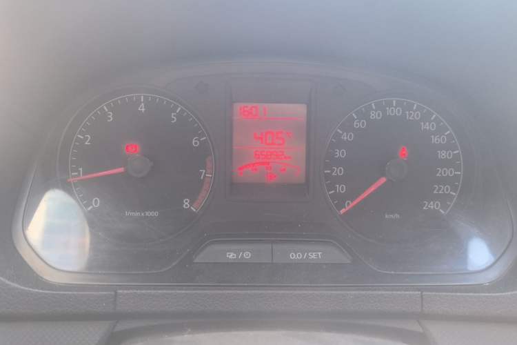 Used Volkswagen Jetta 2013 1.4L Manual Fashion Model Odometer Close Up