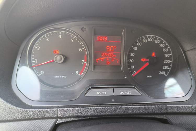 Used Volkswagen Jetta 2013 1.6L Manual Fashion Edition Odometer Close Up