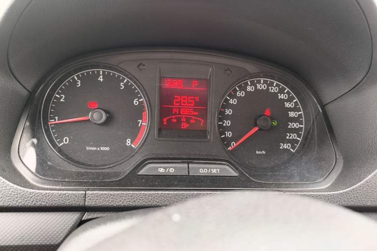 Used Volkswagen Jetta 2013 1.6L Automatic Fashion Model Odometer Close Up