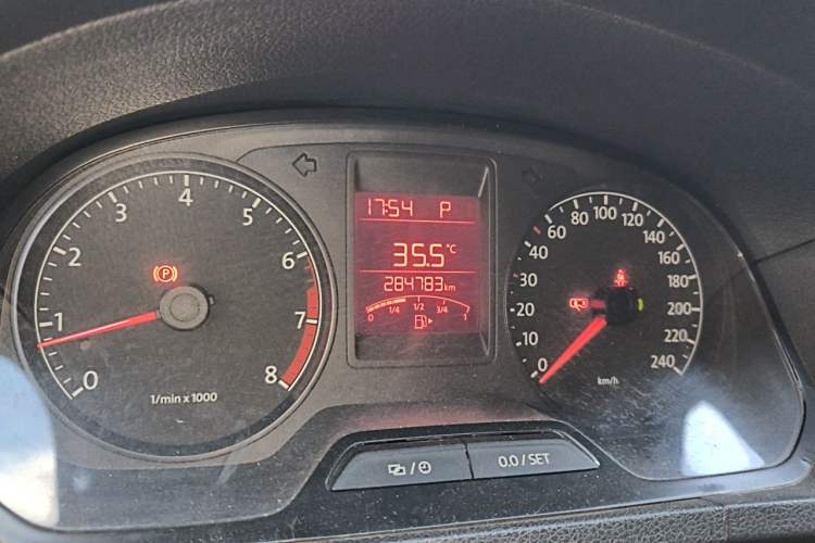 Used Volkswagen Jetta 2013 1.6L Automatic Fashion Model Odometer Close Up