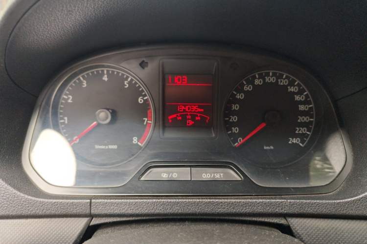 Used Volkswagen Jetta 2013 1.6L Manual Fashion Edition Odometer Close Up