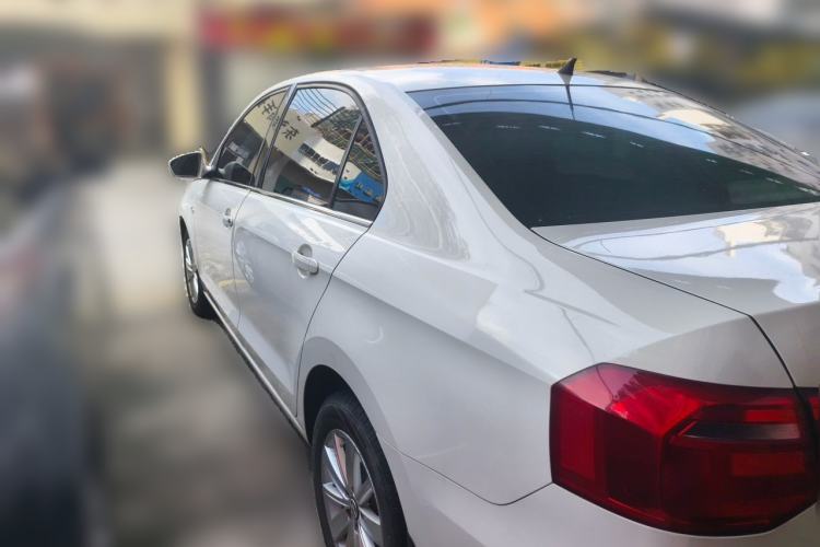 Used Volkswagen Jetta 2013 1.6L Automatic Luxury Model Rear Left 45 Deg