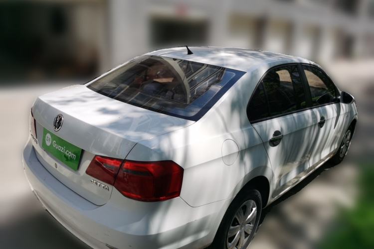 Used Volkswagen Jetta 2013 1.6L Manual Fashion Edition Rear Right 45 Deg